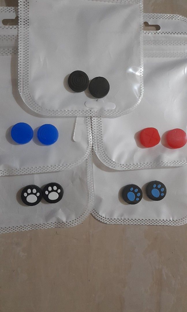 PS VITA THUM GRIMP (Category: Cases & Covers) located in Quezon City. Submitted by hajjasittienor (Listing ID 1308504533, Image 1). Description: BRAND NEW💯 PS VITA SILICON.230 PS VITA CRYSTAL CASE.230 PS VITA AC ADAPTOR CHARGER.300 PS VITA TEMPERD GLASS.250 PS VITA HARD POUCH.300 .....PWEDE COD .... PWEDE PICK UP AVIDA TOWER NEW MANILA COL BONNY SERRANO AVE QUEZON CITY.