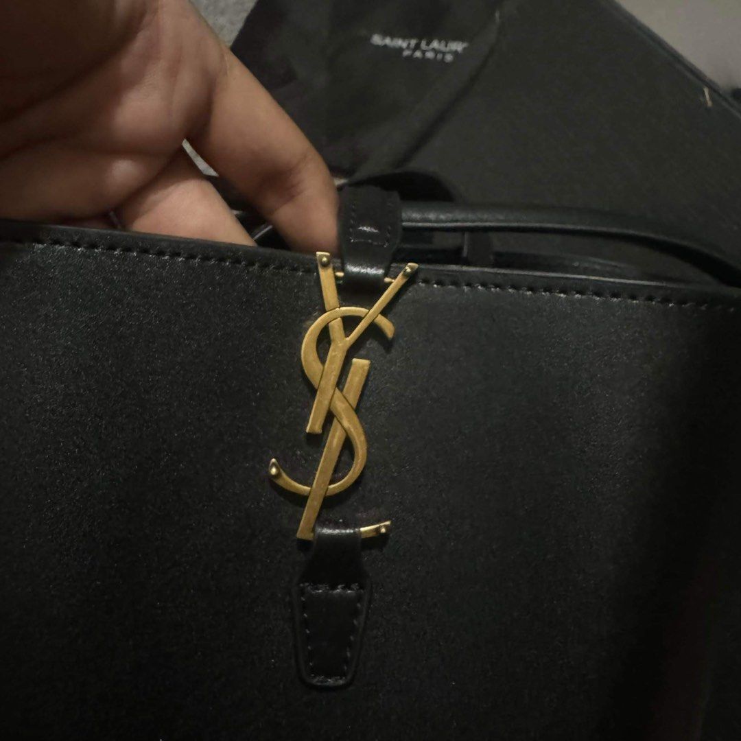 Saint Laurent Black Leather Bucket (Category: Luxury Bags & Wallets) located in Tarlac. Submitted by thrift2tarlac (Listing ID 1308609738, Image 2). Description: Good as new 💎.