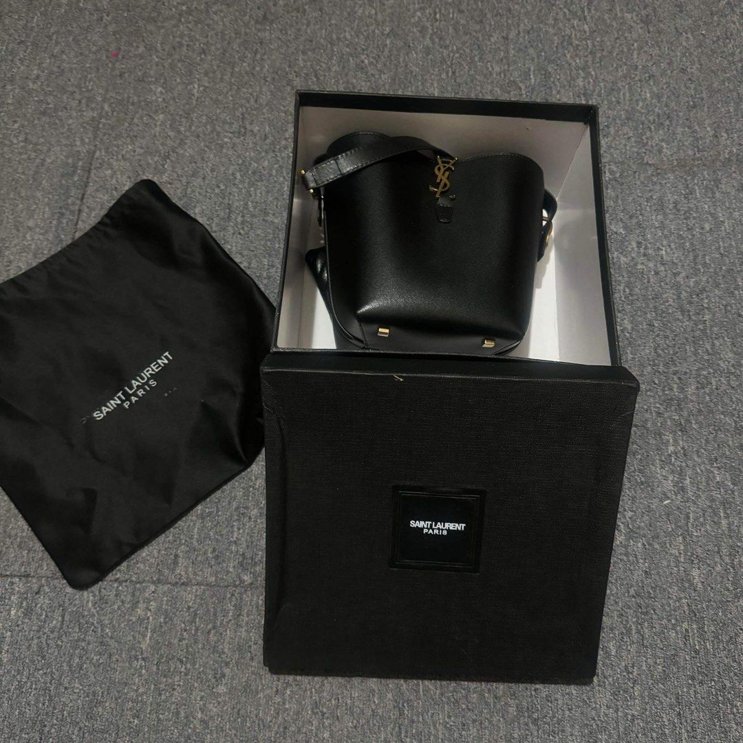 Saint Laurent Black Leather Bucket (Category: Luxury Bags & Wallets) located in Tarlac. Submitted by thrift2tarlac (Listing ID 1308609738, Image 1). Description: Good as new 💎.