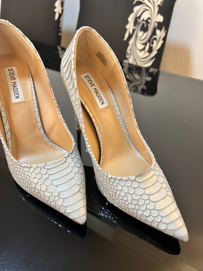 Sale Selling to clear Excellent condition classy heels selling very cheap Women s Fashion Footwear Heels on Carousell