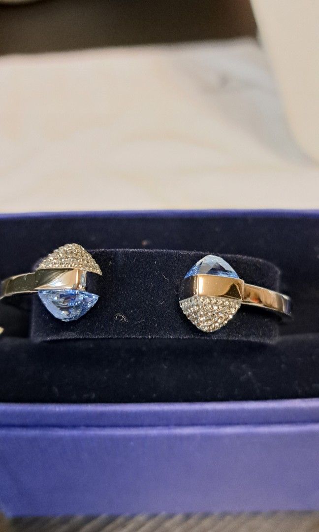 Swarovski glance bangle top