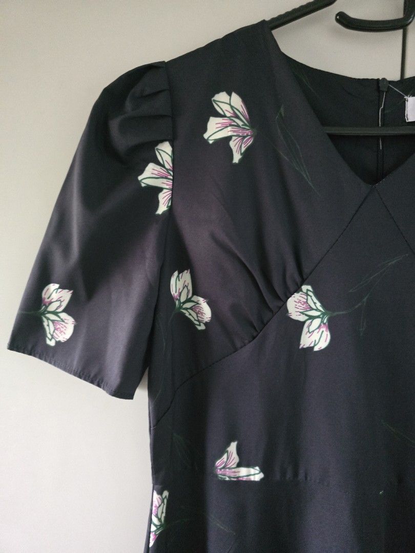 Taylor Swift Dress (Category: Dresses) located in Cainta. Submitted by piper8 (Listing ID 1308542157, Image 2). Description: Help me declutter 💖❤️💙.