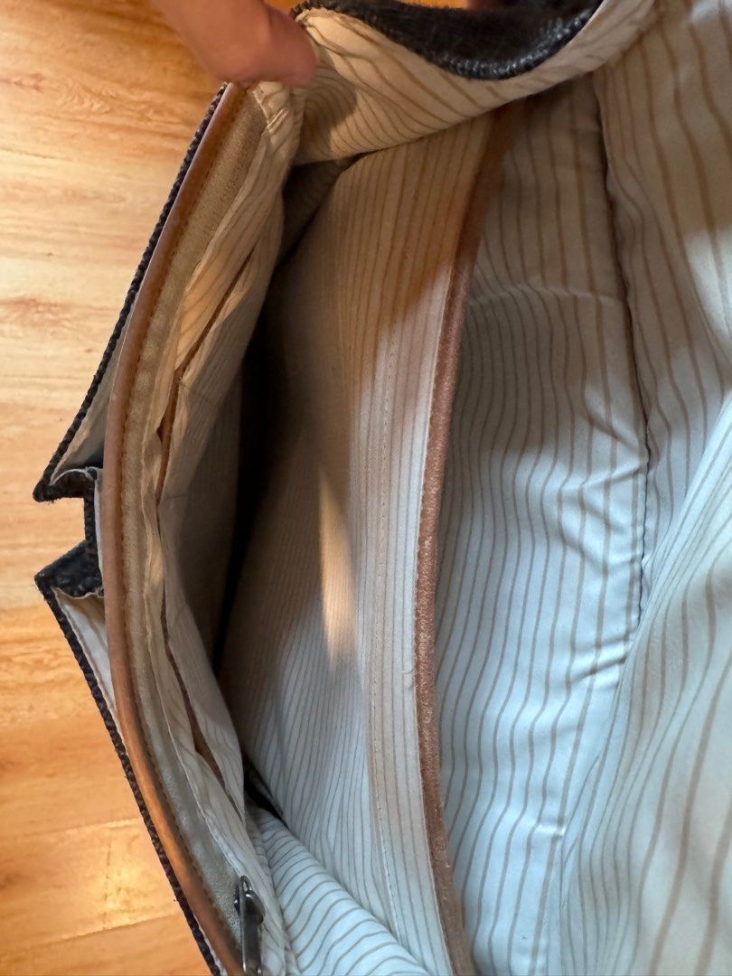Timbuk2 Waxed Canvas Leather Backpack (Category: Backpacks) located in San Juan City. Submitted by aa81818 (Listing ID 1308532455, Image 3). Description: Limited edition and rare. Waxed canvas, chevron pattern. Leather trims no crack..
