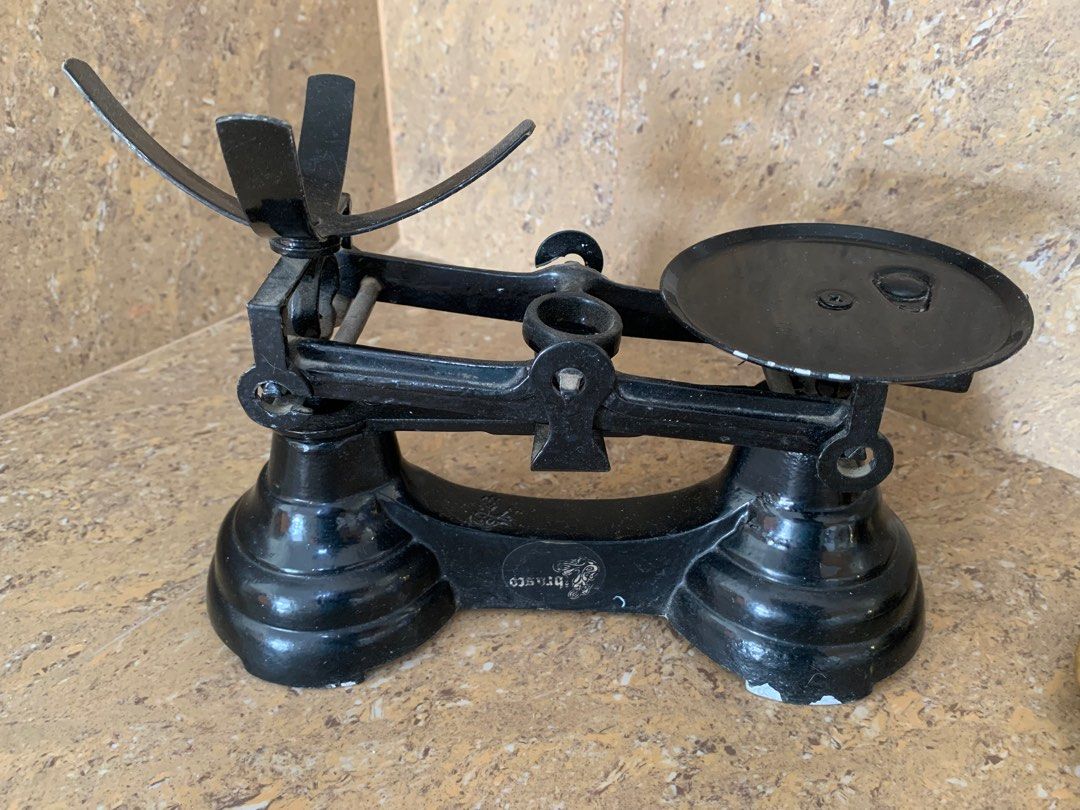 Vintage England Weighing Scale (Category: Health Monitors & Weighing Scales) located in Bacoor. Submitted by solitaire0509 (Listing ID 1308516063, Image 1). Description: .