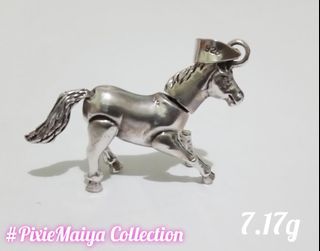 92.5 silver movable feet horse pendant
