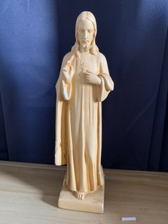 9-inch Art deco statue of Sacred Heart of Jesus