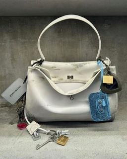 （分類：）位於 。 由 luxurywardrobe01 提交（商品編號 1308784104，圖片 1）。簡介： 。