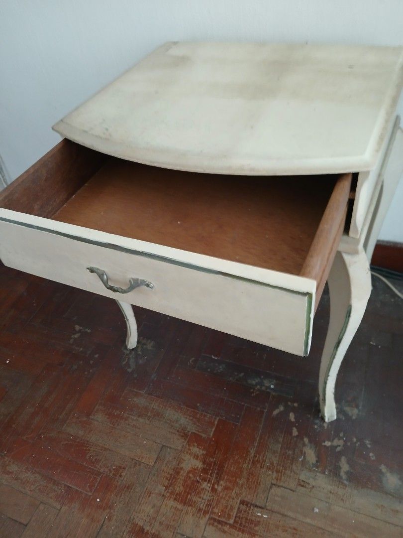 Bedside Table (Category: Other Home Furniture) located in Singapore. Submitted by alcaro (Listing ID 1308661142, Image 2). Description: Needs repainting self collect cash and carry no warranties.