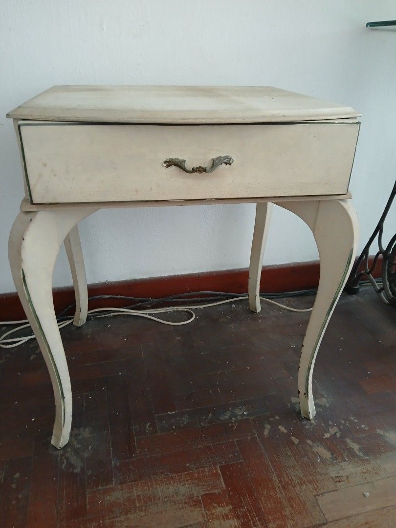 Bedside Table (Category: Other Home Furniture) located in Singapore. Submitted by alcaro (Listing ID 1308661142, Image 1). Description: Needs repainting self collect cash and carry no warranties.