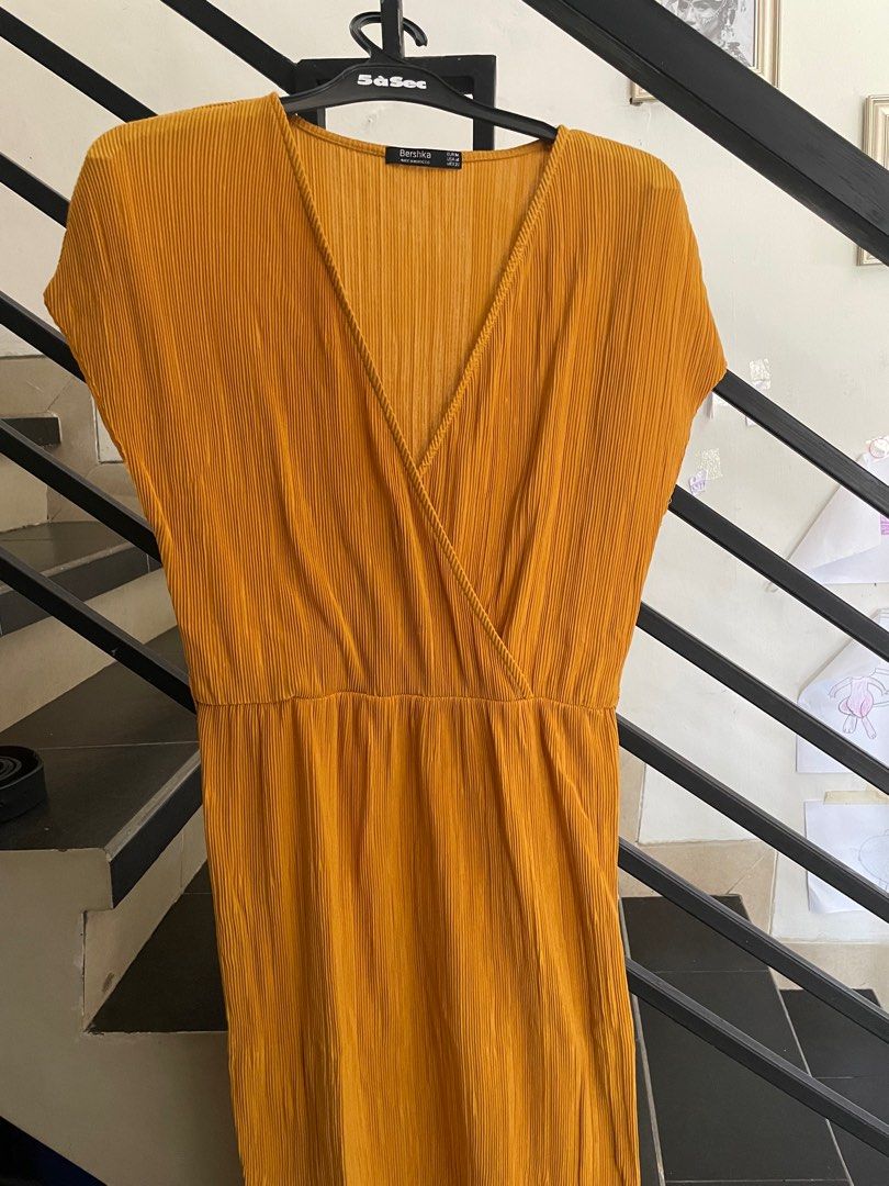 open lace back dress BERSHKA. Black ribbed culotte jumpsuit TS  Hibuy market