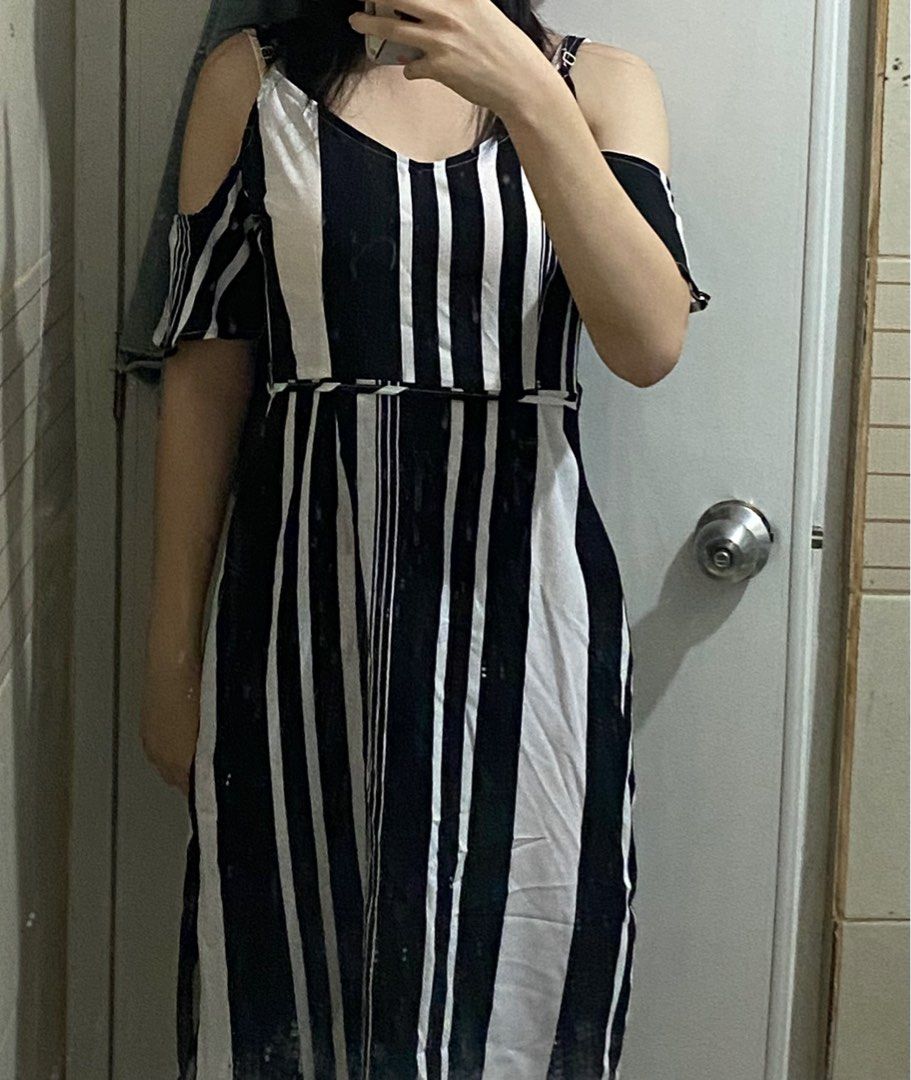 Black and white dress (Category: Dresses) located in Solano. Submitted by blkcat1221 (Listing ID 1308757223, Image 1). Description: -10/10 condition -Perfect for beach -giving rich tita.