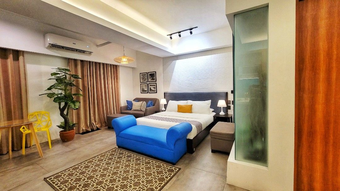 CONDO UNIT FOR RENT Fully Furnished (Category: Apartments & Condos) located in Manila. Submitted by shaider29 (Listing ID 1173574538, Image 2). Description: PENTHOUSE at CENTRO TOWER near Robinsons Magnolia (Promo Price: 2,500/night) Check in: 2:00 pm Check out: 12:00 pm Monthly Rate: 45K All-in Short Term The Penthouse set right at the heart of Quezon City’s bustling metropolis, plot your stay at The Penthouse where you can unwind and enjoy a ci