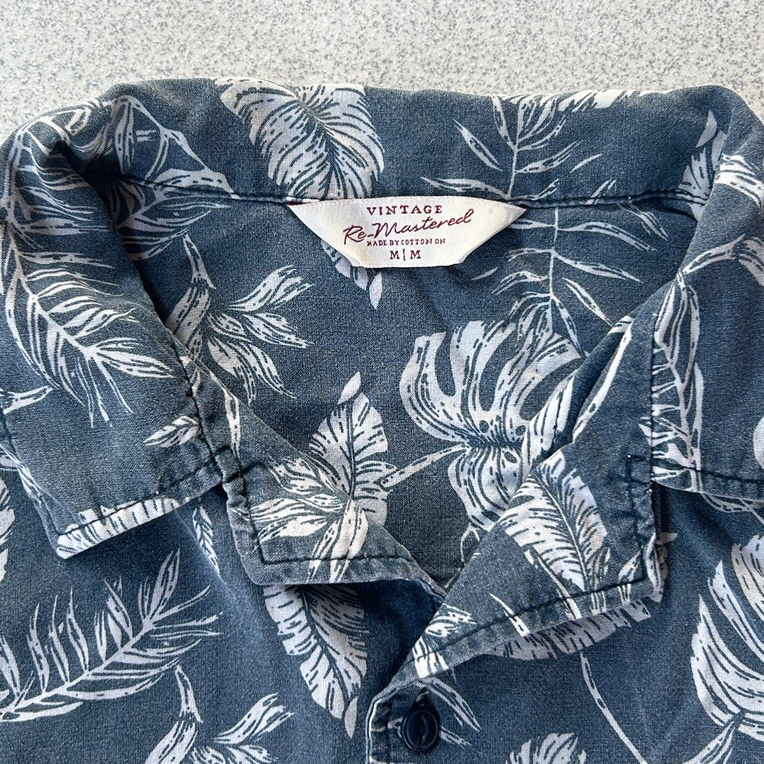 Cotton On Vintage Re-Mastered (Category: Tshirts & Polo Shirts ) located in Manila. Submitted by shopjprt (Listing ID 1308780562, Image 3). Description: Item: Cotton On Vintage Re-Mastered Size: M on tag (28”x20”) Condition: 10/10 ⭐️ - Bought from NZ - love the print Mine: ₱500 +sf.