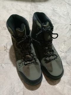 Crane hiking boots size 9 unisex