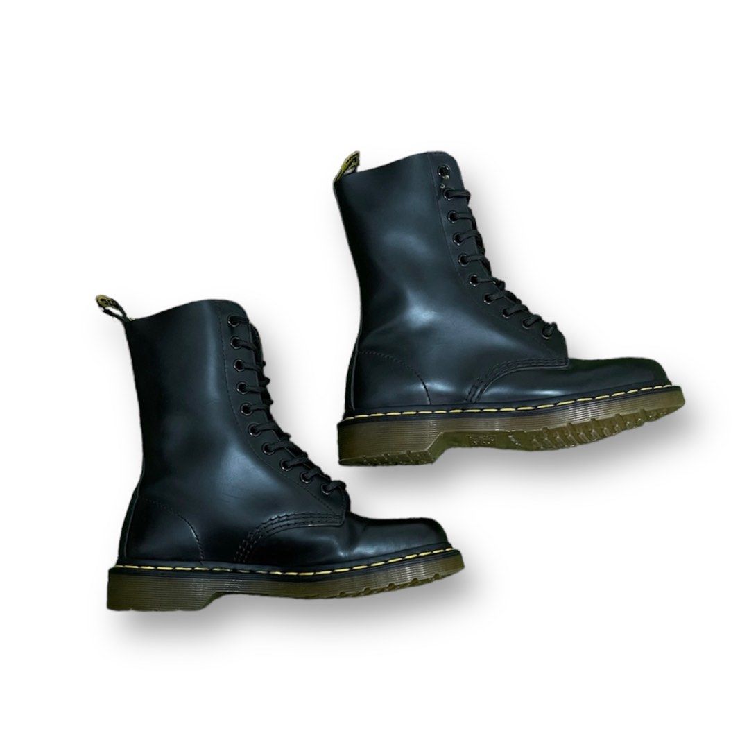Dr.Marten s 10092 boots Women s Fashion Footwear Boots on Carousell