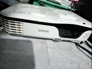 Epson EB-S12 USB 3LCD 2800 Lumens Projector