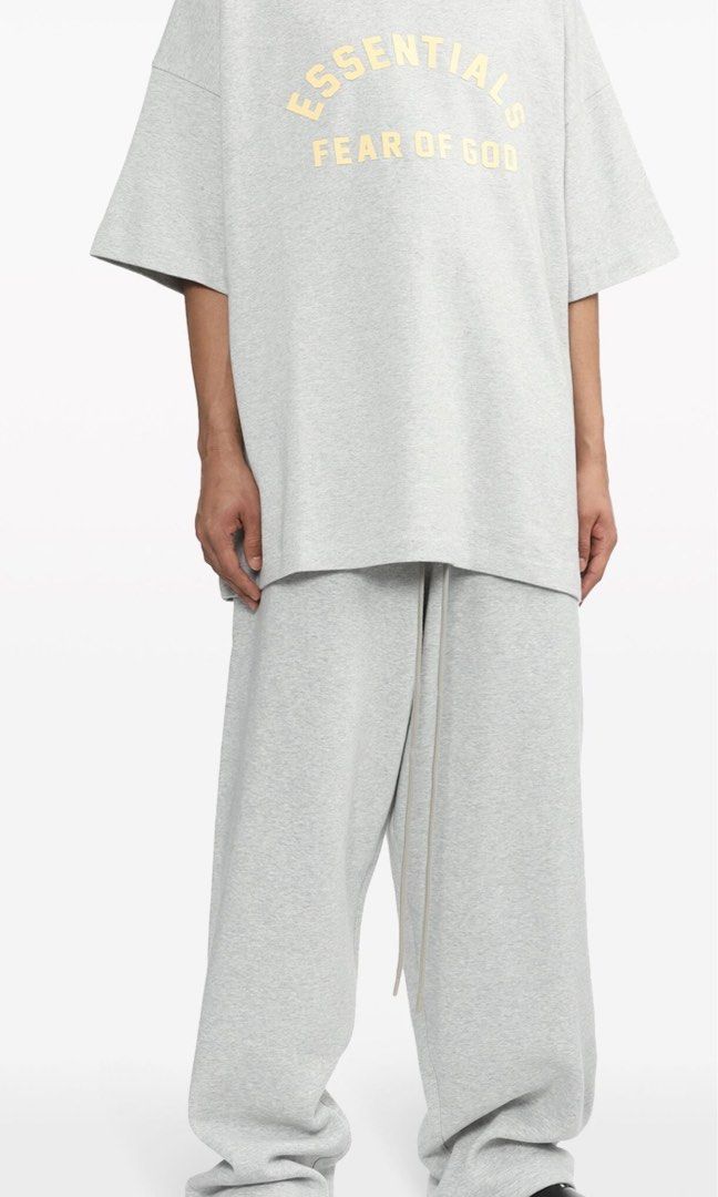 Essential （分類：T-shirt、恤衫、有領衫）位於 Hong Kong。 由 sarahmay18 提交（商品編號 1308692121，圖片 3）。簡介： 。