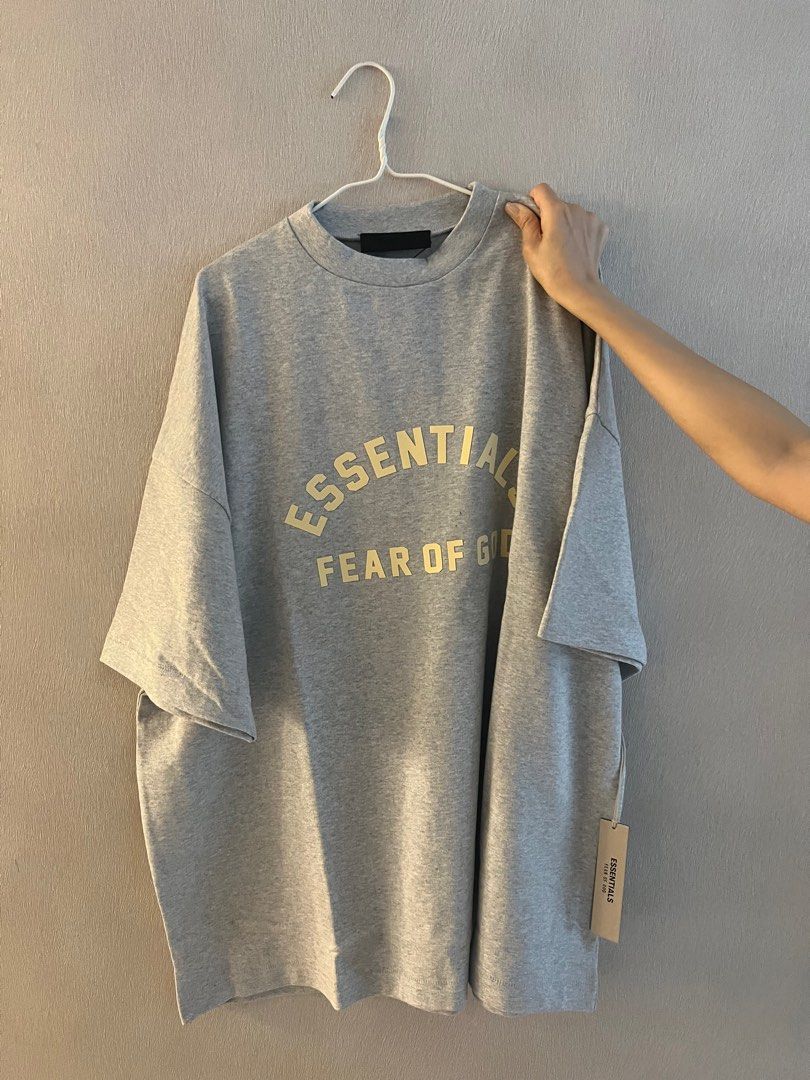 Essential （分類：T-shirt、恤衫、有領衫）位於 Hong Kong。 由 sarahmay18 提交（商品編號 1308692121，圖片 4）。簡介： 。
