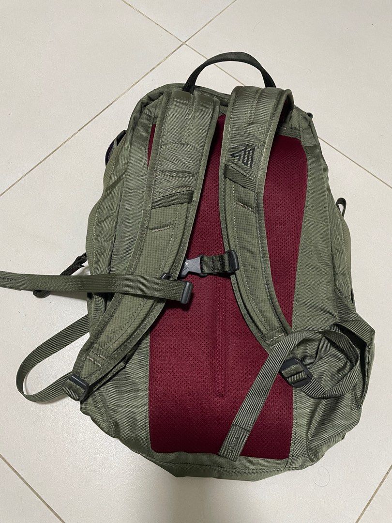 Gregory 18l sketch backpack top