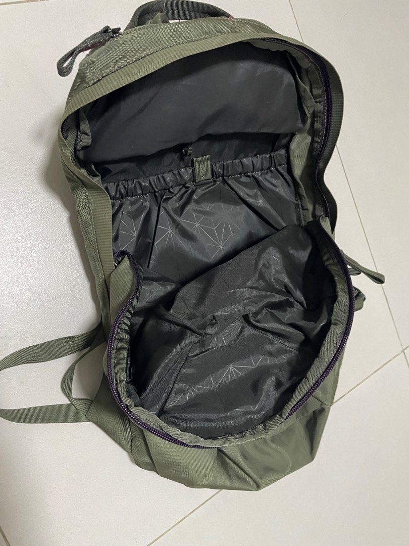 Gregory 18l sketch backpack top