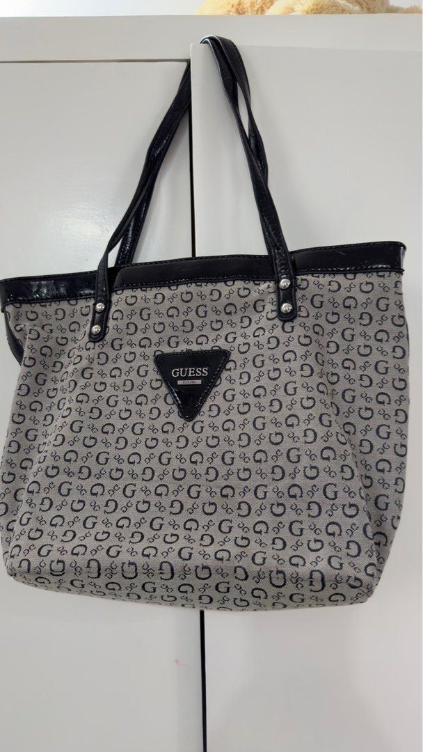 Guess Shoulder Bag Women s Fashion Bags Wallets Shoulder Bags on Carousell