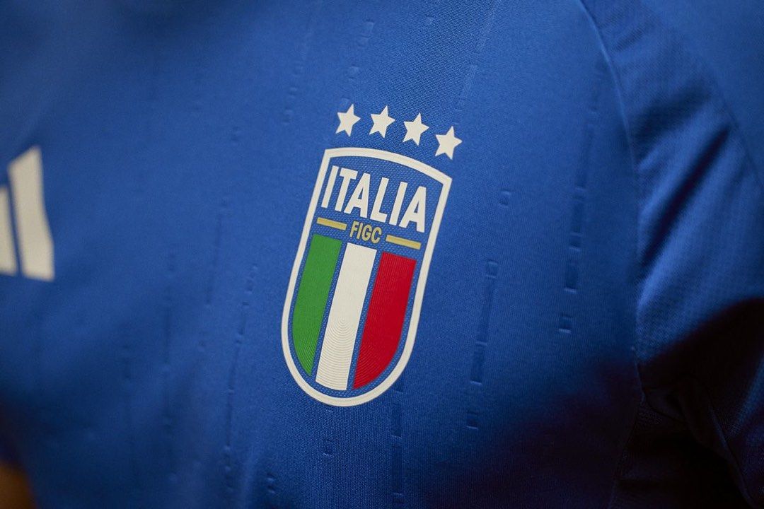 Italy EURO 2024 Home Away Kit, Men's Fashion, Activewear on Carousell