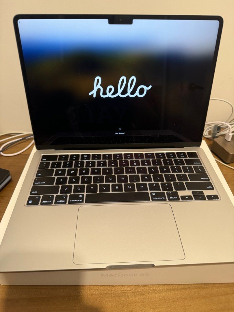 MacBook Air 13寸m2 256g 有Apple care plus