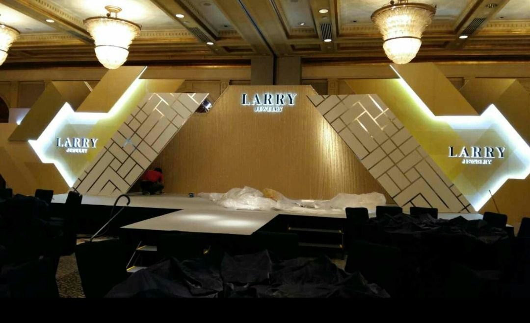 Main stage backdrop, Bulletin Board, Looking For on Carousell