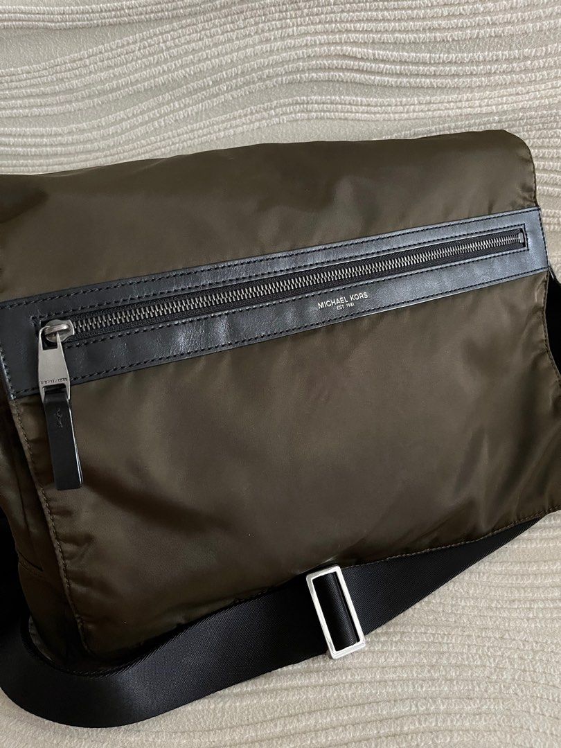 MICHAEL KORS KENT FAUX TRIM LAPTOP MESSENGER BAG OLIVE GREEN MENS NEW Military LG Messenger Bag 33F5LKNM3C