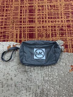 Michael kors pouch bag
