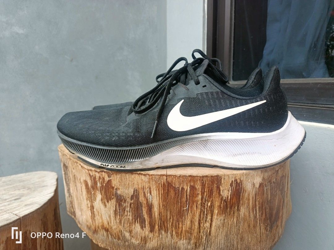 Nike Pegasus 37 size 42.5 Fesyen Pria Sepatu Sneakers di Carousell