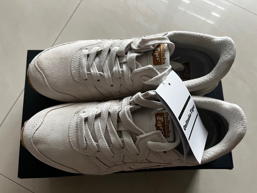Onitsuka Tiger special edition from Japan (Category: Sneakers) located in Singapore. Submitted by prince_j (Listing ID 1308729665, Image 2). Description: Onitsuka Tiger special edition Tiger Ally from Japan , cream colour unisex sneaker .