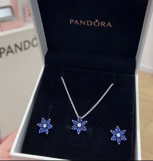 Pandora blue sparkling herbarium cluster necklace & stud earring set