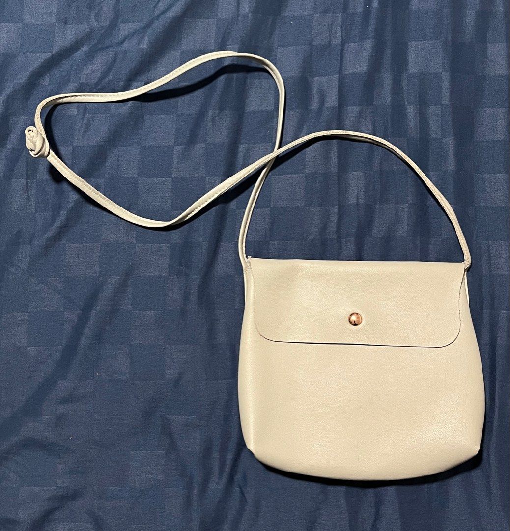Rubi sling bag store
