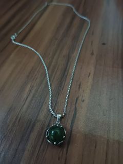 Silver necklace with Jade pendant