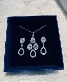 Swarovski Earrings and Necklace Set