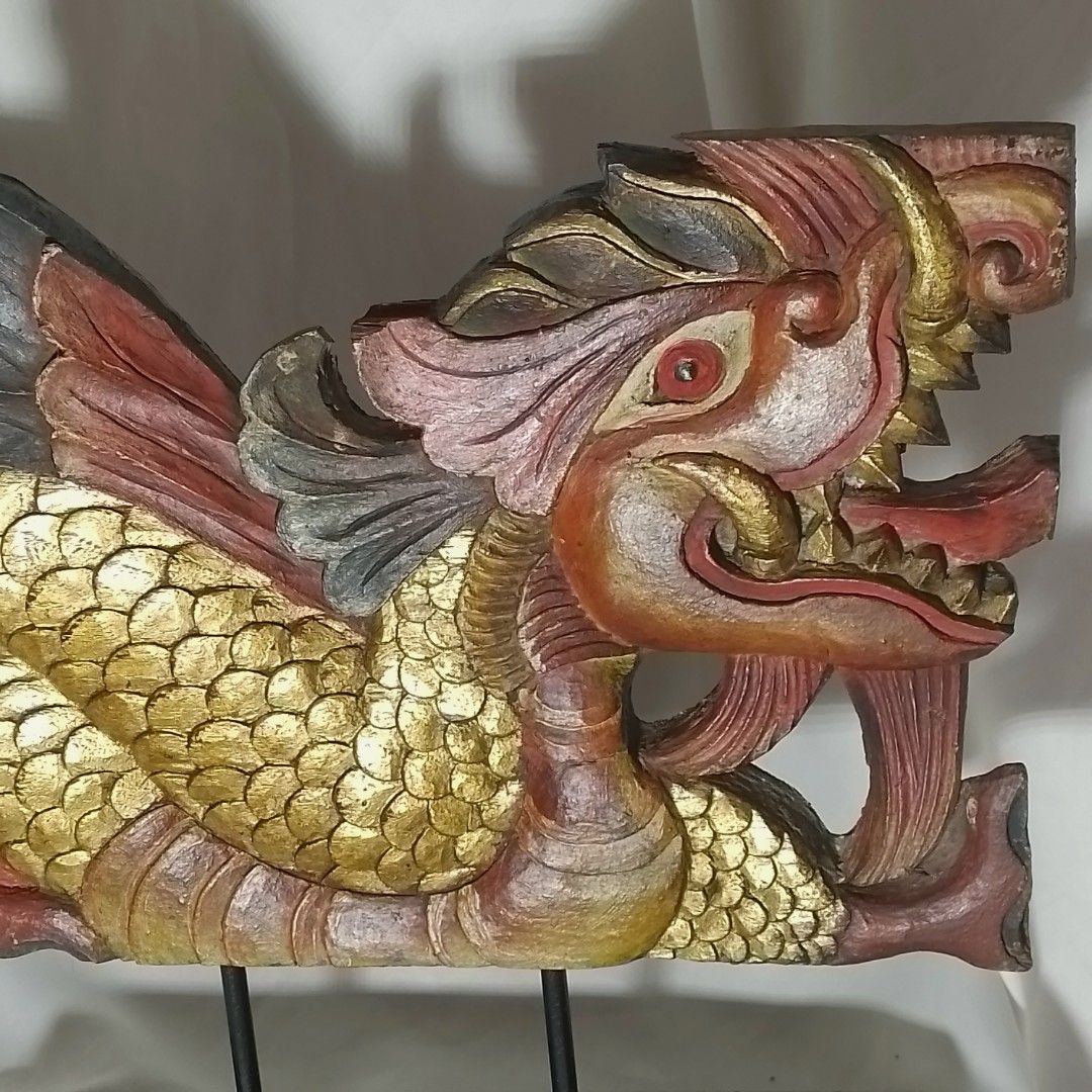 Ukiran Kayu PRADA Motif Naga Timur/ Chinese Dragon diatas Stand. China