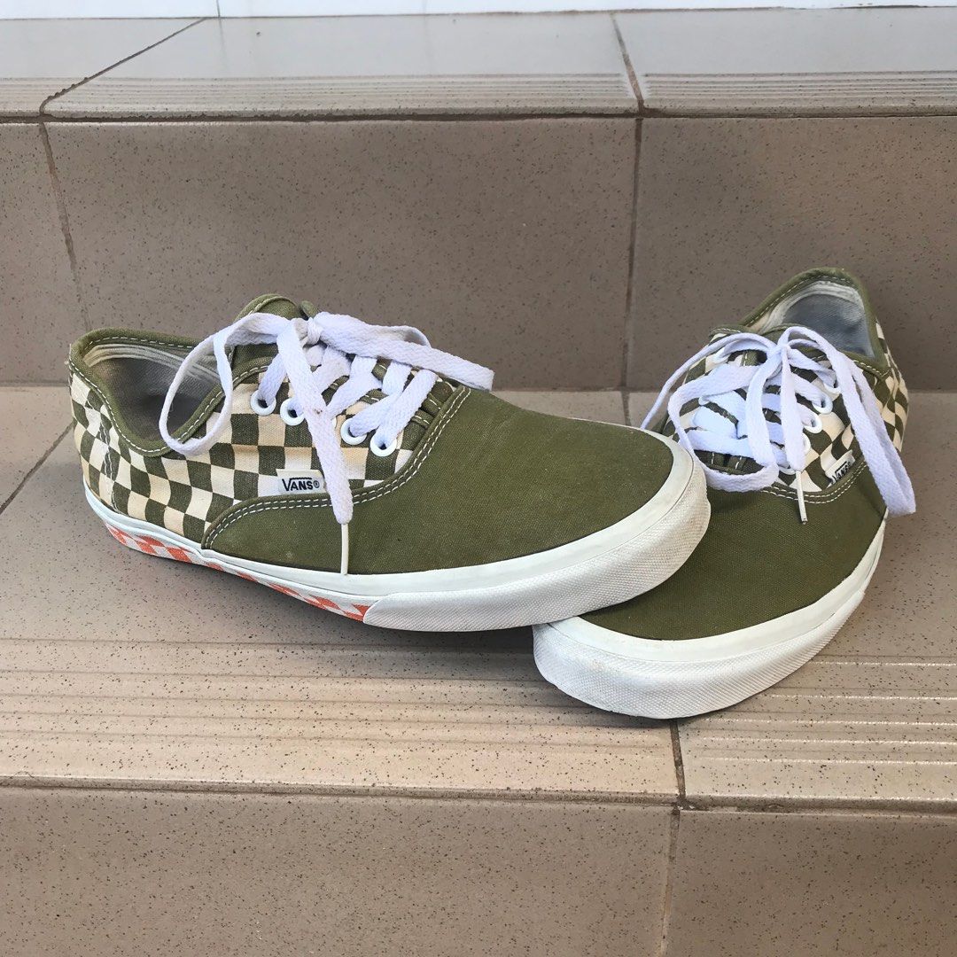 Olive green checkered vans hotsell