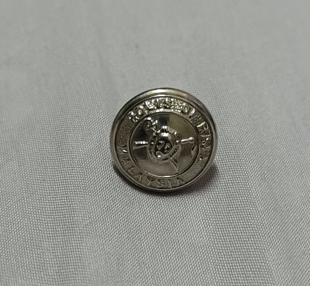 Vintage Polis Diraja Buttons PDRM, Hobbies & Toys, Collectibles ...