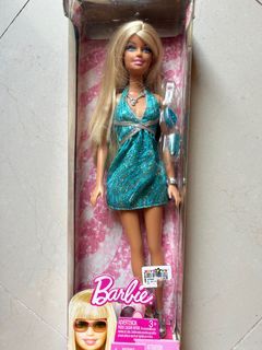 2009 Barbie Doll in Box Blue Dress and Cellphone  Glitz