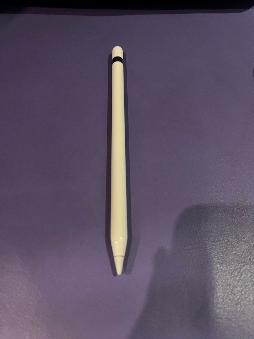 Apple Pencil (1st Generation) (Category: Other Mobile & Gadget Accessories) located in Cavite. Submitted by Lexa_77 (Listing ID 1308937539, Image 2). Description: Bought on April 4,2024 RFS: upgrade Issues: none Comes with box and extra tip (comes with the plug so you can charge it and pair with ipad).
