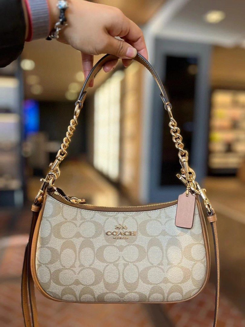 Coach Teri Shoulder Bag in Light Khaki Light Saddle