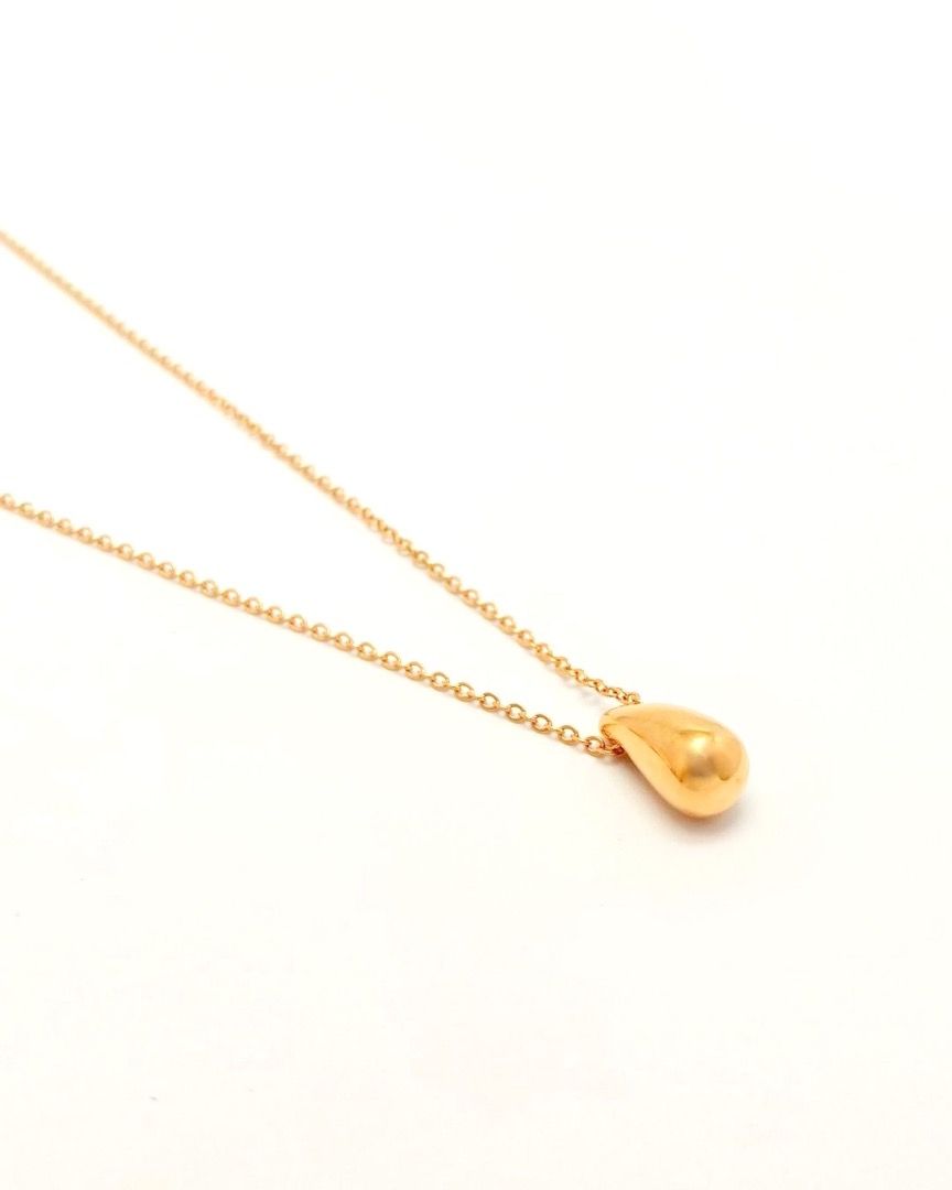 Gold Teardrop Pendant Necklace (Category: Necklaces) located in Manila. Submitted by beasofher (Listing ID 1308873456, Image 2). Description: Details: 18K PVD gold plated Hypoallergenic Waterproof Sweatproof Adjustable 15"-17" chain.