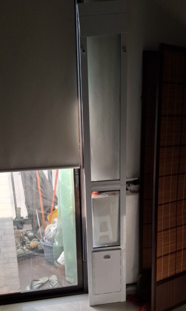 Hartman Pet door insert Patio for Sliding Door Medium Pet Supplies Homes Other Pet Accessories on Carousell