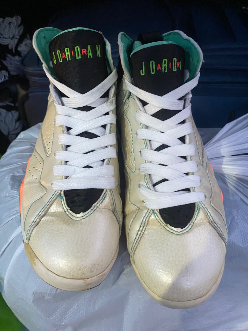 looney tunes jordan shoes