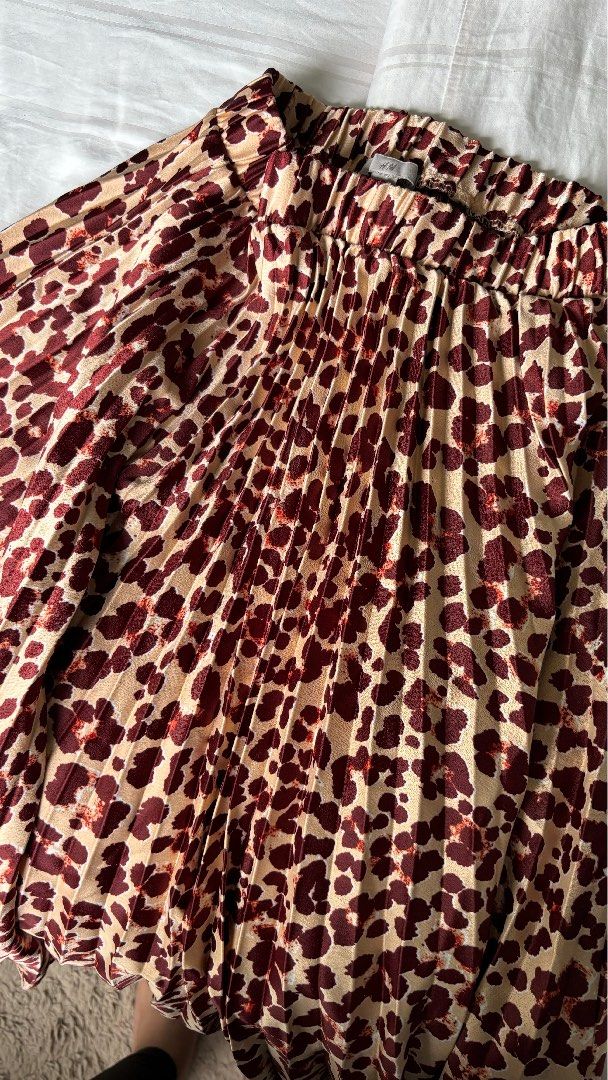 Leopard Print Skirt H M Women s Fashion Bottoms Skirts on Carousell