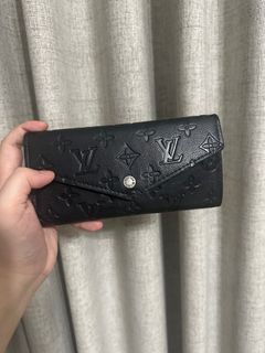 Louis Vuitton Wallet in silver hardware