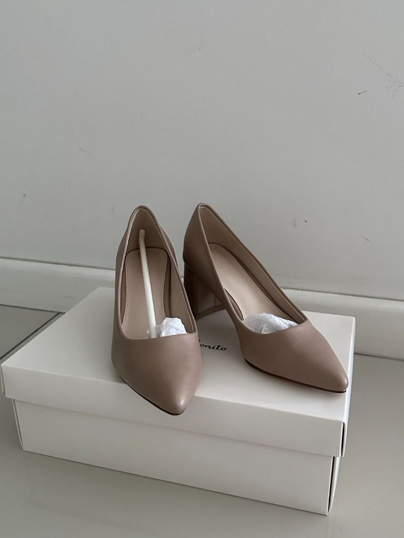 Deneuve pump 15 store