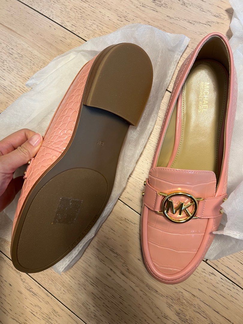 Mk footwear store