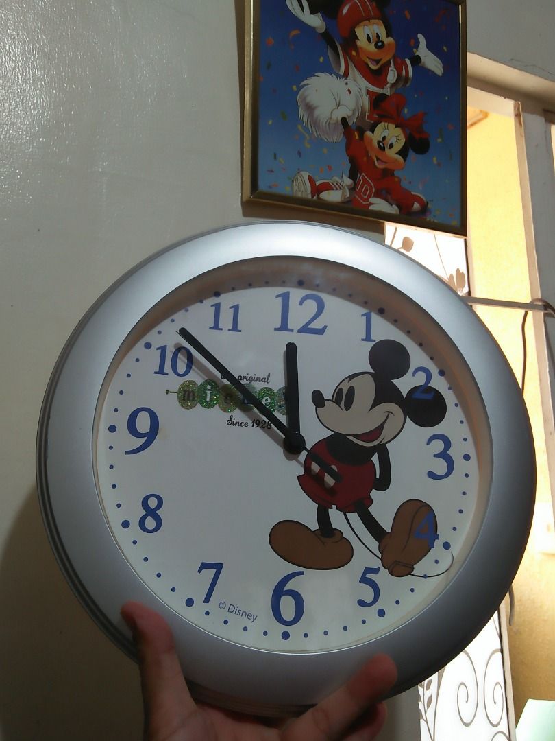 Mickey Mouse Wallclock (Category: Clocks) located in Carmona. Submitted by rpute (Listing ID 1308853078, Image 2). Description: .